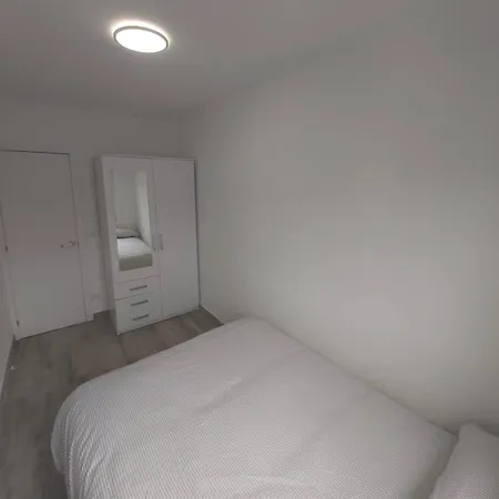 Apartamento Descubre Cantabria! Piso Con 3 Habitaciones, Con Capacidad Hasta 5 Personas! Entero! Saron