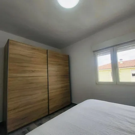 Descubre Cantabria! Piso Con 3 Habitaciones, Con Capacidad Hasta 5 Personas! Entero! 아파트 사론