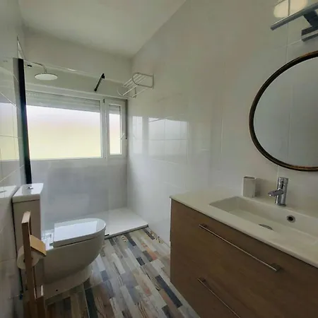 Descubre Cantabria! Piso Con 3 Habitaciones, Con Capacidad Hasta 5 Personas! Entero! * 사론